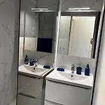 Bord De Résidence Avec Piscine Apartamento Cannes